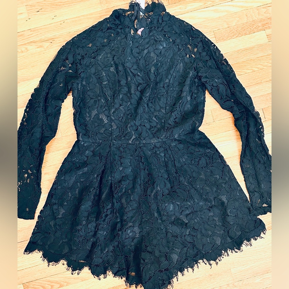 NWT Blossom Lace Mock Neck Backless Romper sz 12